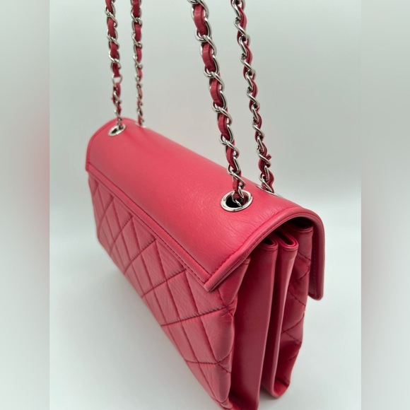 Chanel Series 19 Flap Quilted Leather
Medium Bag - Picture 11 of 13